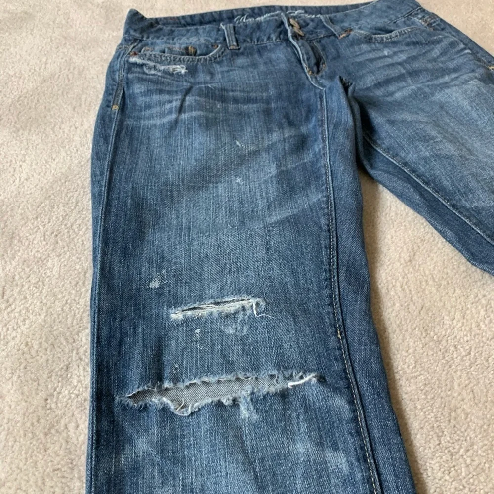 American Eagle Distressed jeans, Live your life, size 2